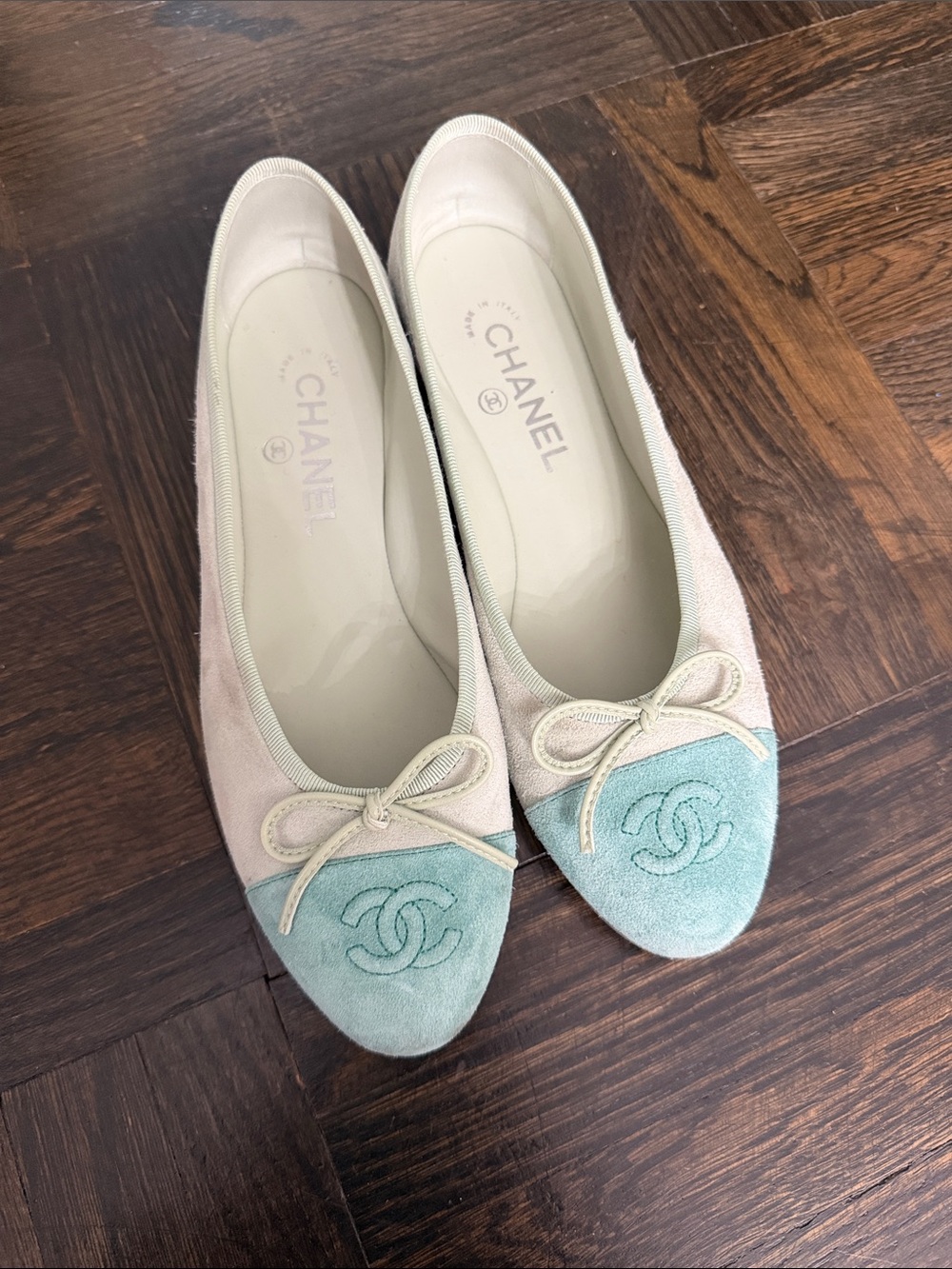 USED AUTHENTIC CHANEL 2-Tone Light Green and Mint Suede Ballet Flats - Size 38
